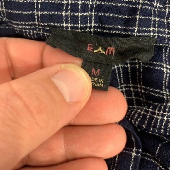 E Hanger M Navy Plaid Button-Up Long Sleeve Blouse With Ruffle Cuffs Size M - Picture 4 of 7